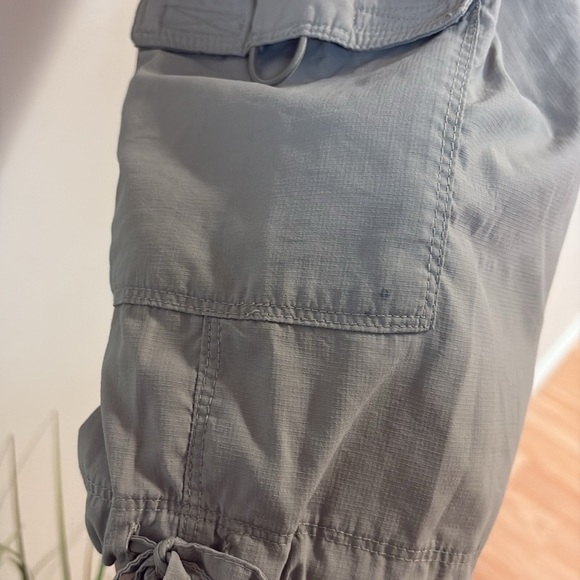 ⭐️Final Sale-The North Face Women’s Beige Khaki Hiking Cargo Capri  Pants size 8 - Picture 5 of 6